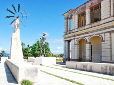 Atracciones en Puerto Padre, la Villa Azul de Cuba